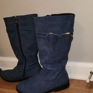Big Girls Calf boots size 35 ( about size 4)